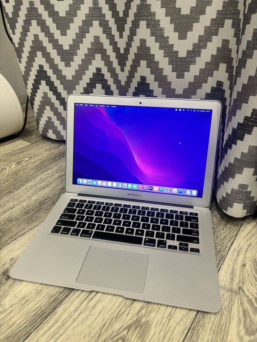 Macbook Air 2015 год 13 дюймов core i5