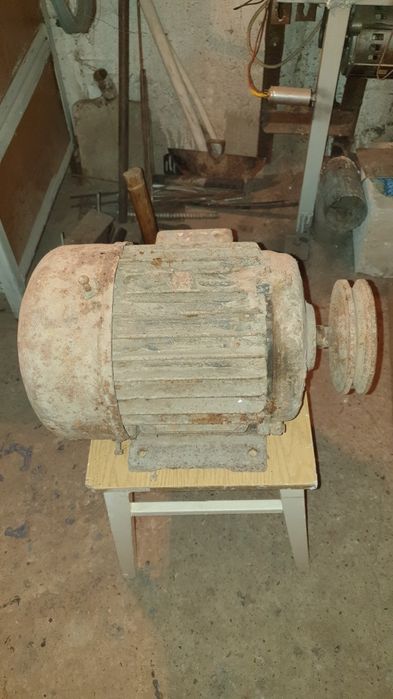 Motor electric trifazic