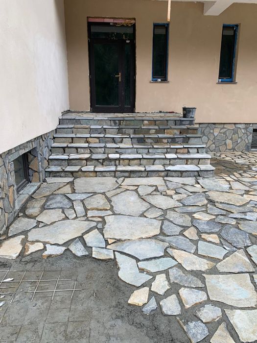 Vand si montez piatra naturala de munte