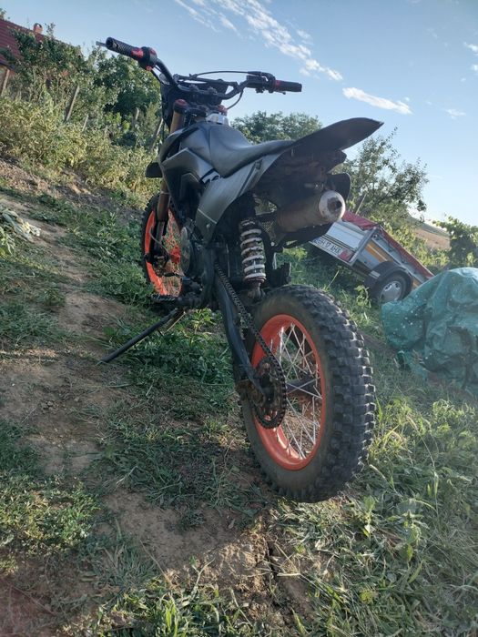 Vând cross 125cc