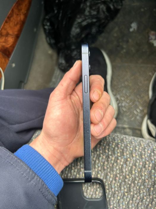 iPhone 12 c гарантией