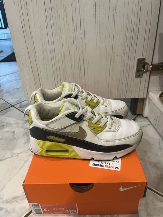 Adidasi Nike air max copii marimea 33