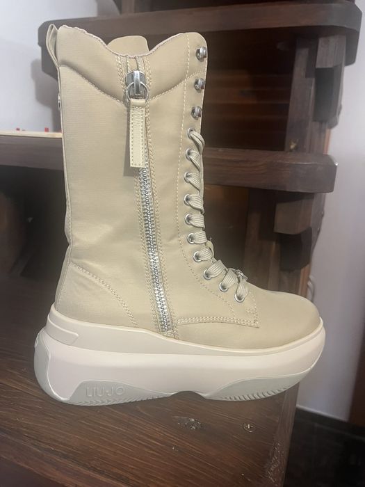 Боти дамски бежови