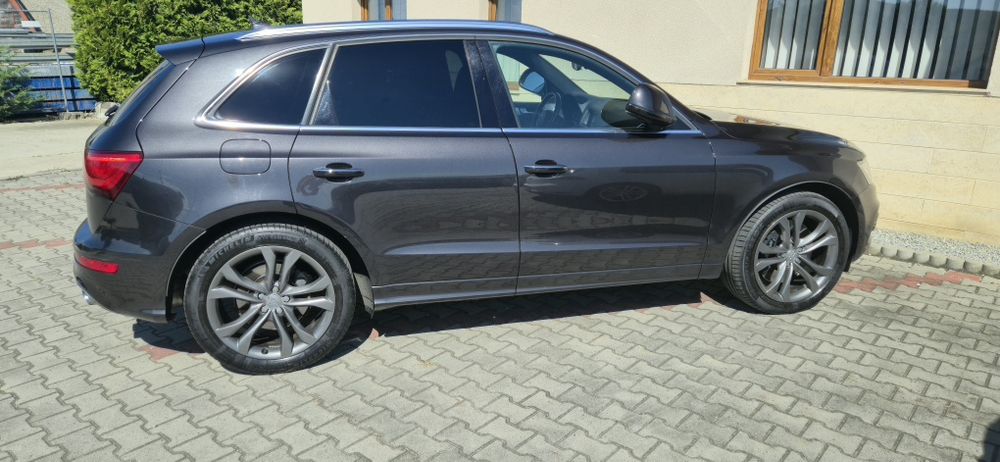 Audi SQ5 Competition 326 cp