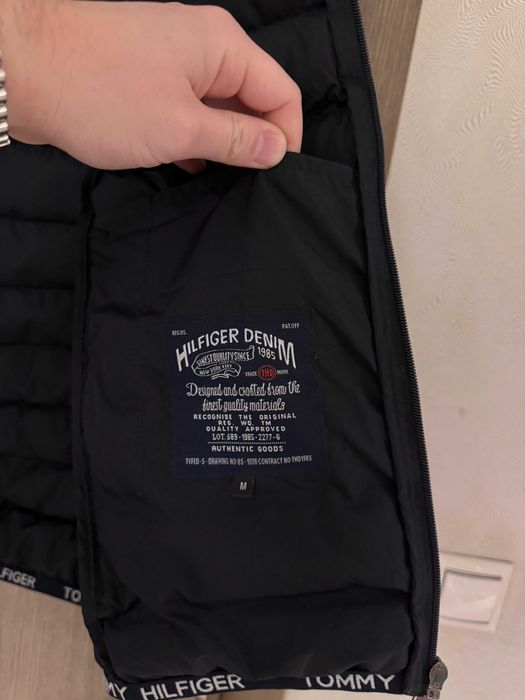 Елек Tommy Hilfiger