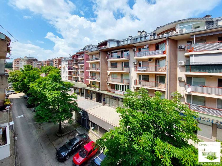Продава се Тристаен апартамент в Велико Търново, Център - 92 кв.м за 1848 €/кв.м - Снимка #15