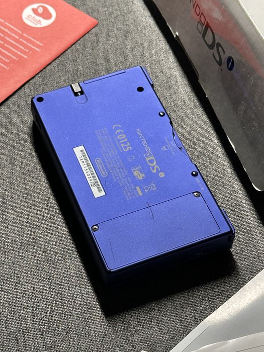 Nintendo DSi metallic blue