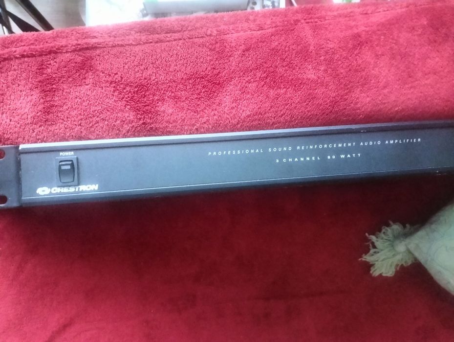 Statie amplificare profesională Crestron