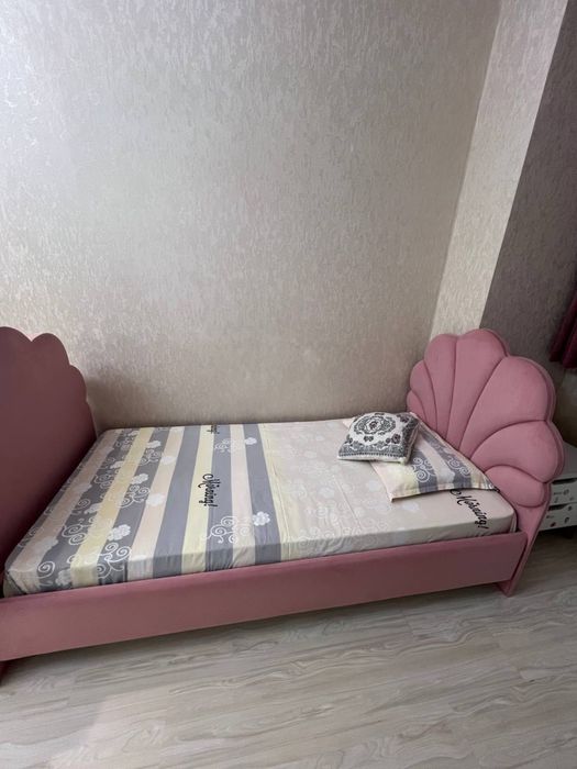 Продается кровать & парта