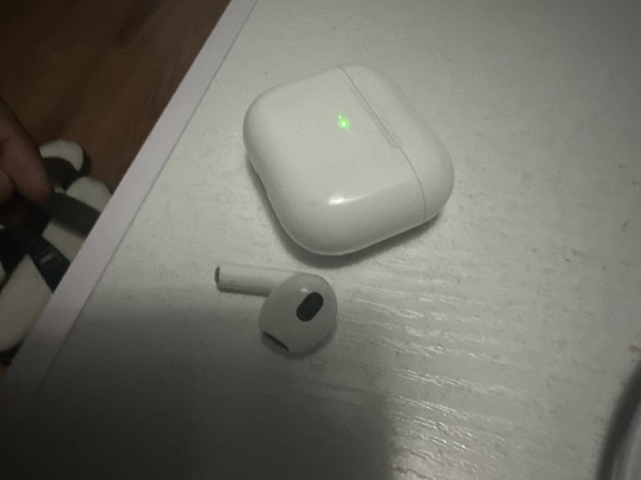Air pods 2 original. Левая ушка