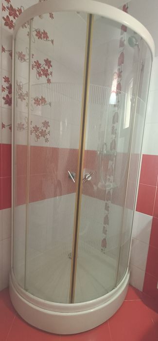 Cabina dus cu forma circulara