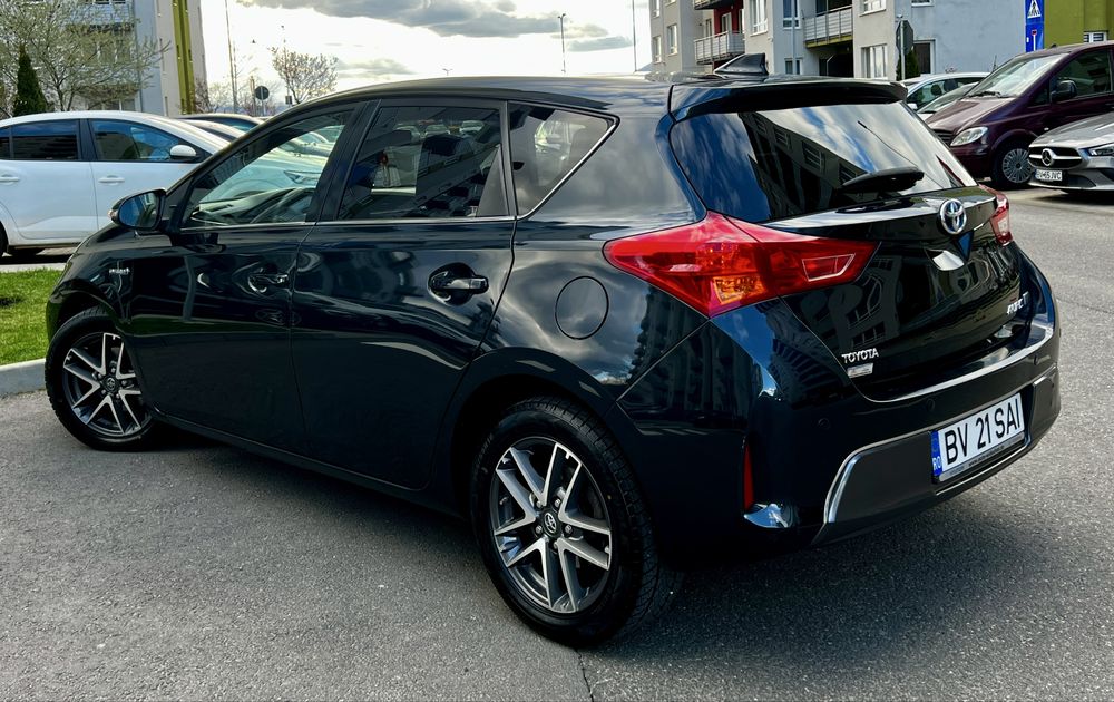 Toyota Auris Hybrid ! An Fab.2015 1,8i Hybrid Automat Cvt ! Inscris Ro !