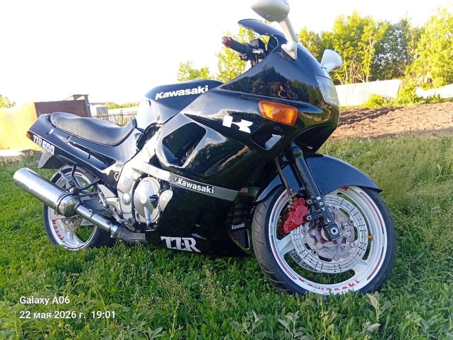 Продам kawasaki zzr600