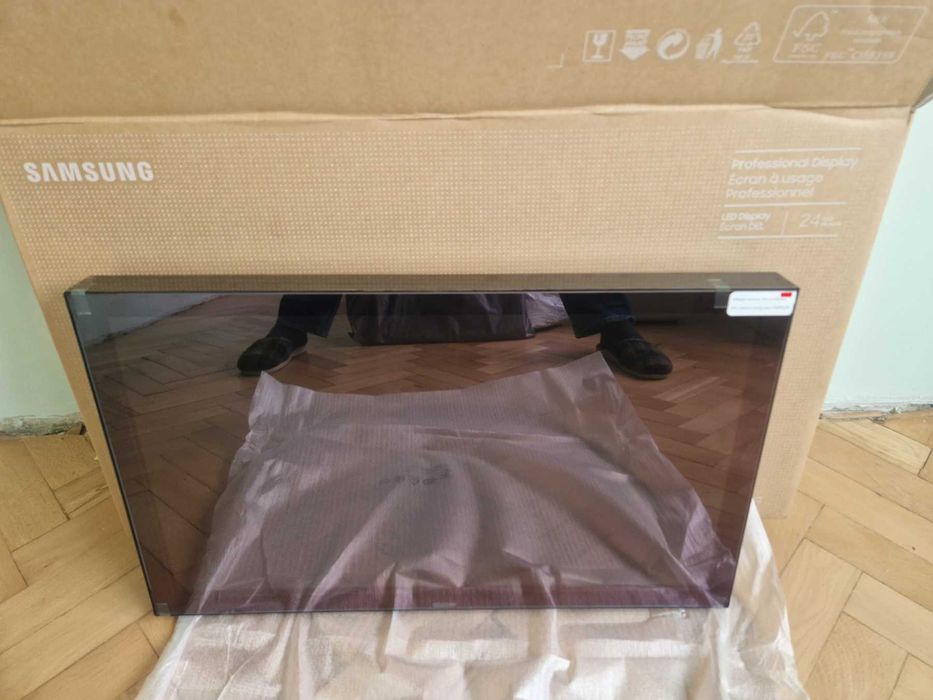 Samsung Outdoor Signage OH24B