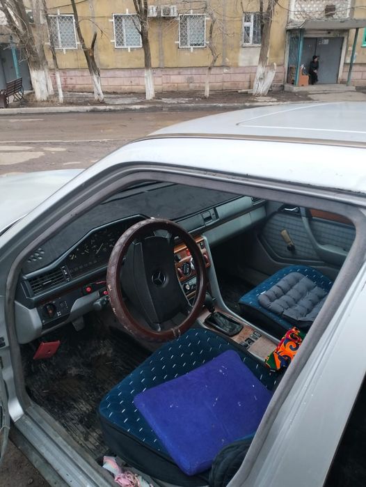 Мерседес 124 на ходу