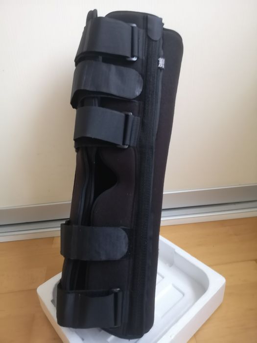 Orteza fixa de genunchi atela de imobilizare  genunchi