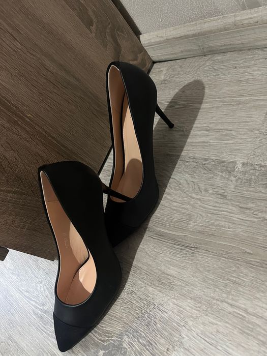 Дамски обувки с токчета