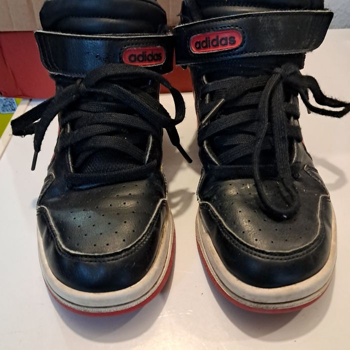 Спортни обувки адидас