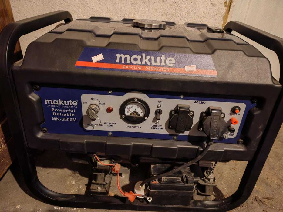 Бензиновый генератор 3 кВт Makute