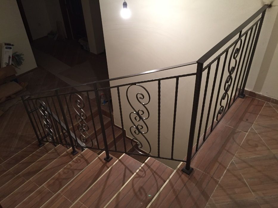 Ковано желязо - парапети, врати, огради и др.