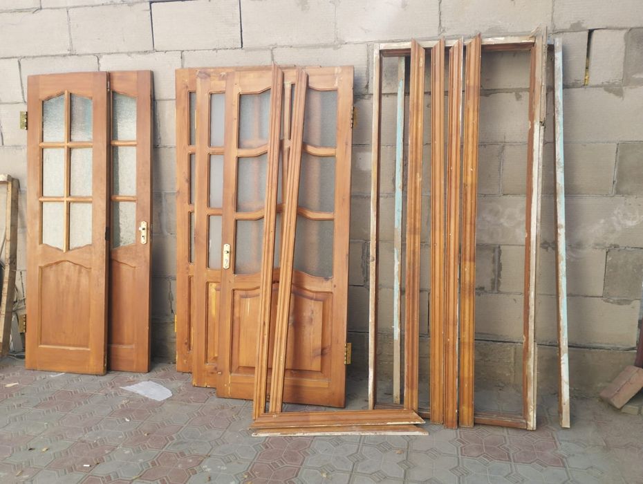 Продам двери дерево