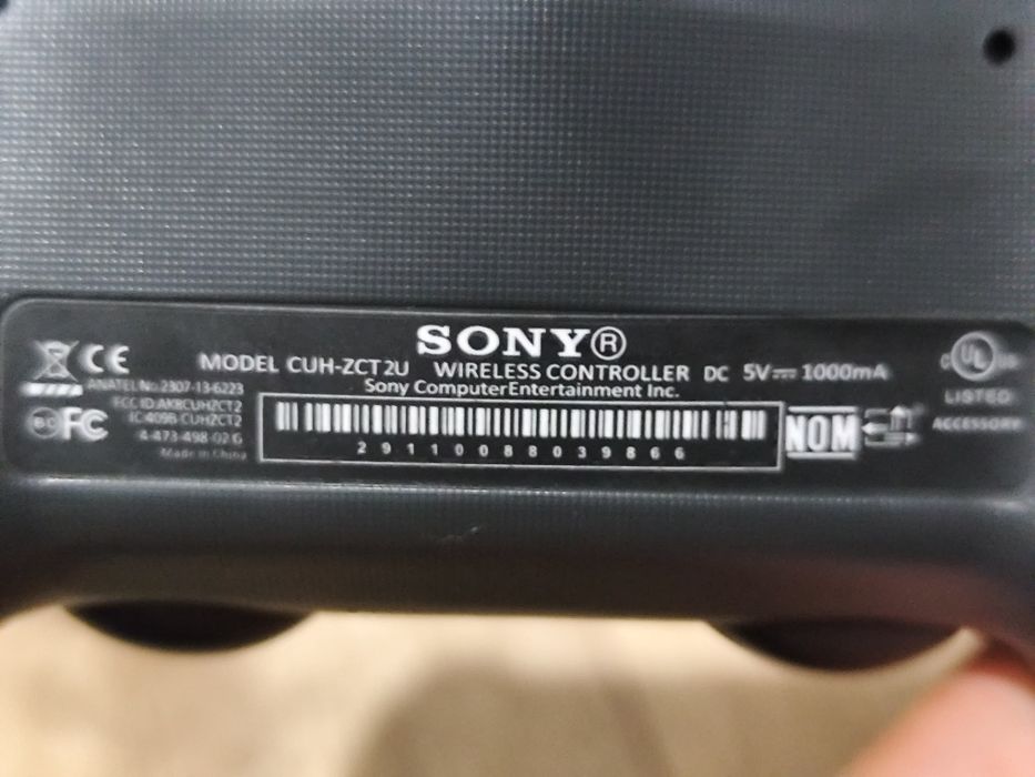 Продам playstation 4 slim