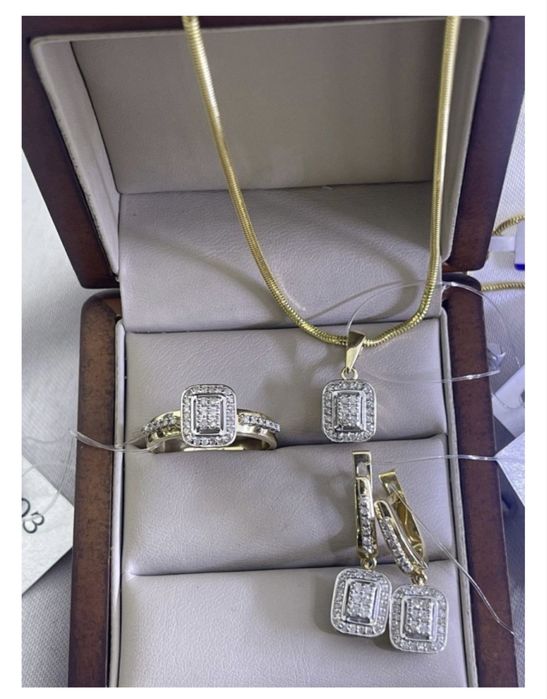 Продам  бижутерный набор  5000