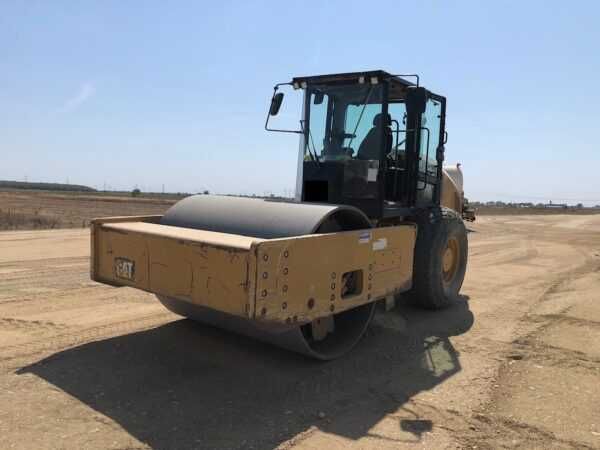 Inchiriez cilindru compactor