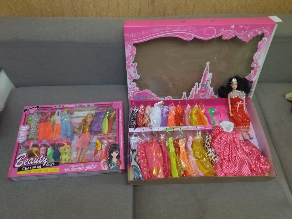 Кукла Барби с одежками