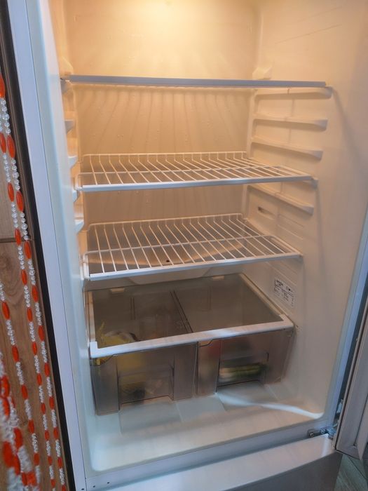 Vând frigider an stare foarte buna