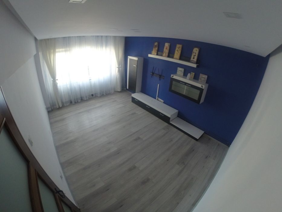 Închiriez apartament 3 camere