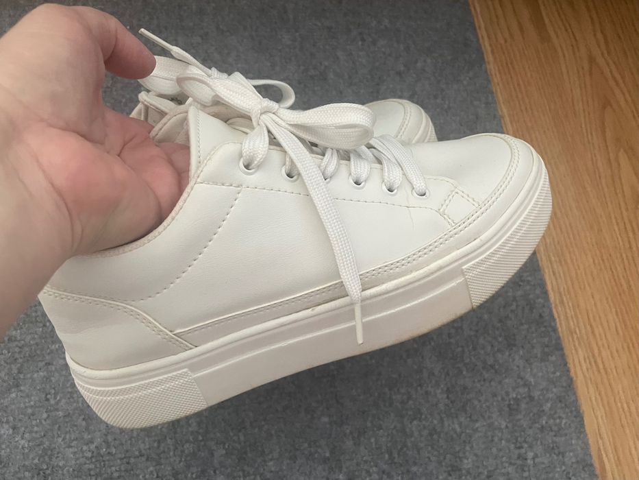 Adidasi usori albi NLY ,38