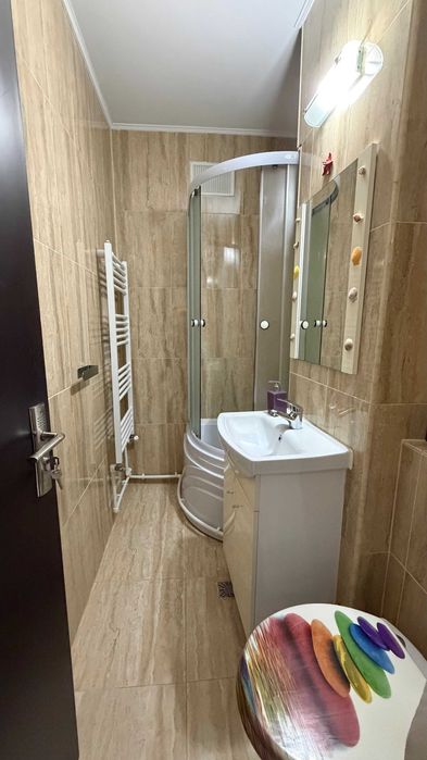 Apartament 2 camere renovat, mobilat – centrală proprie – fără comision – Craiovița Nouă – 42 m²