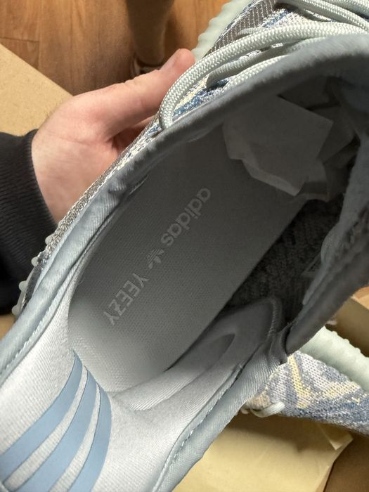 Yeezy 350V2 Mx Frost  41, 42 2/3, 44