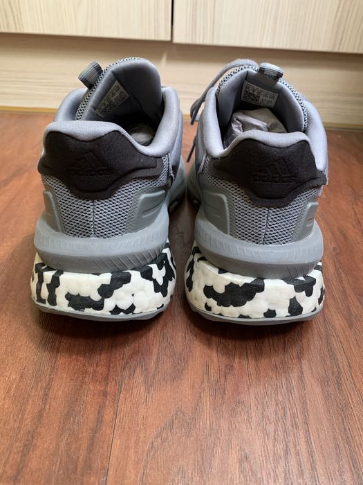 Adidas кроссовки  38,5 размер