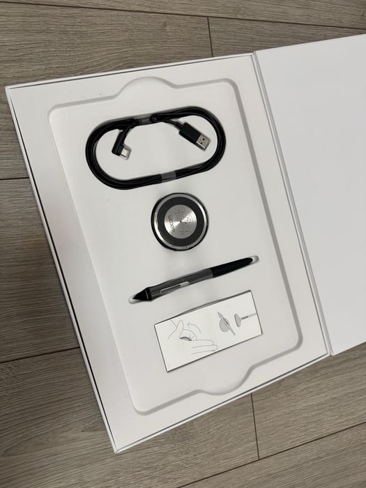 Tableta grafica Intuos Paper Pro M Paper Edition