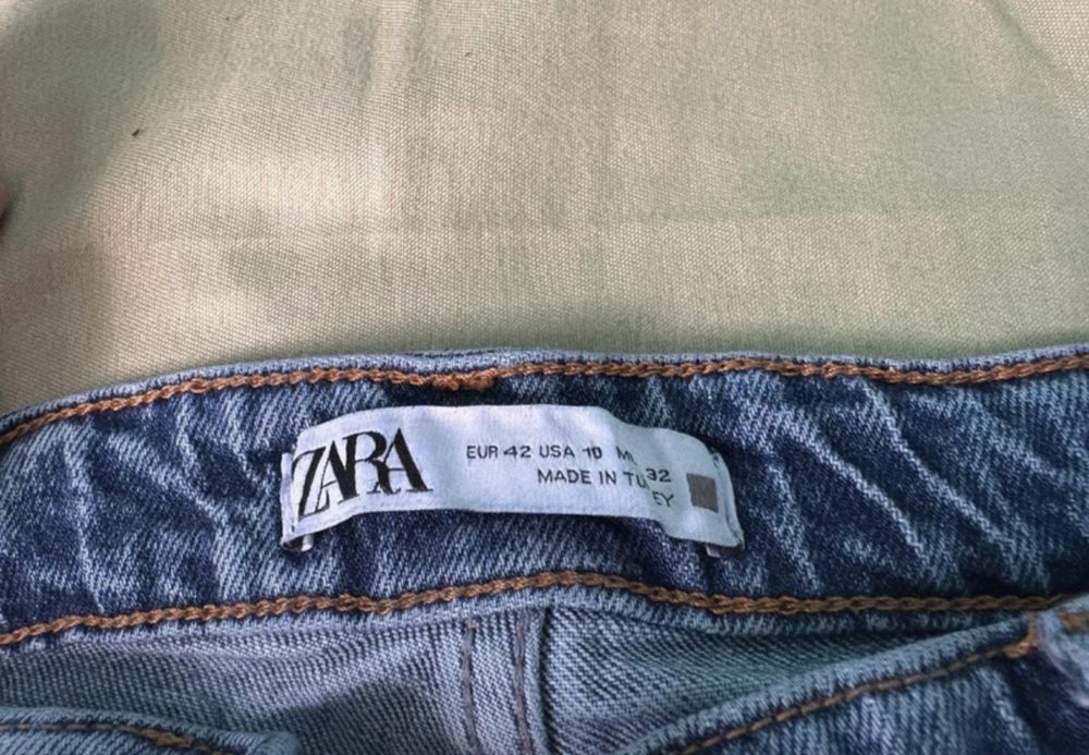 Blugi Zara mom fit
