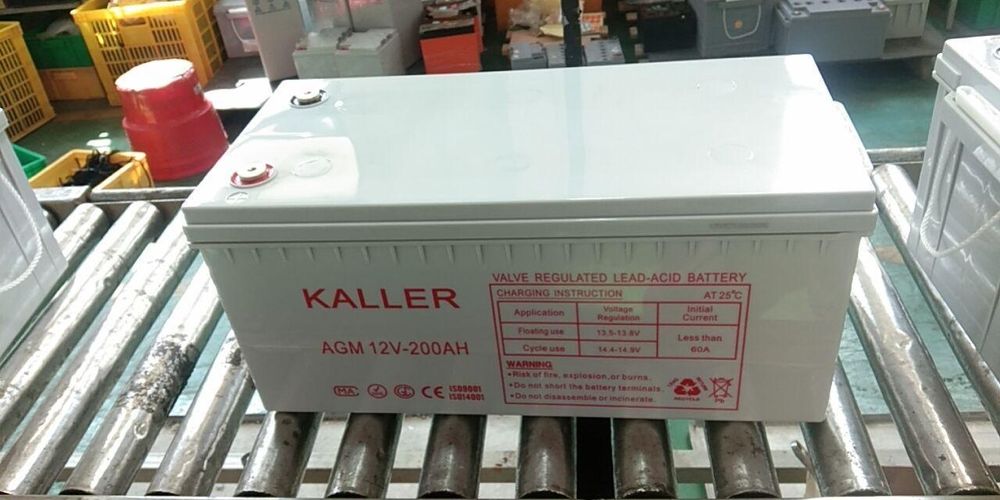 Солнечный аккумулятор 12/200