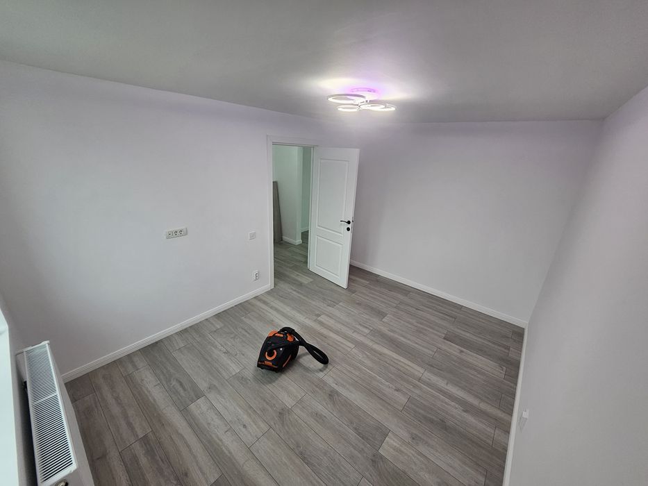 Apartament 3 camere, 57 mp, semidecomandat, Cina