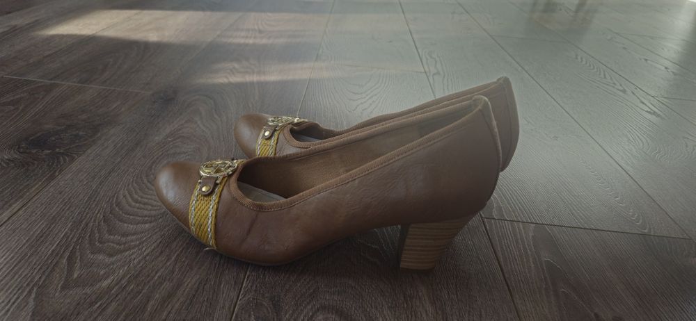 Оригинални боти Guess 38