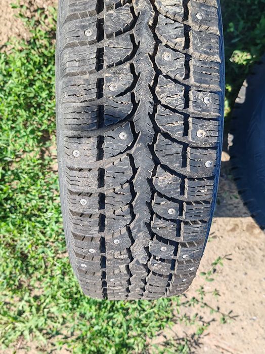 Продам покрышки в комплекте с дисками