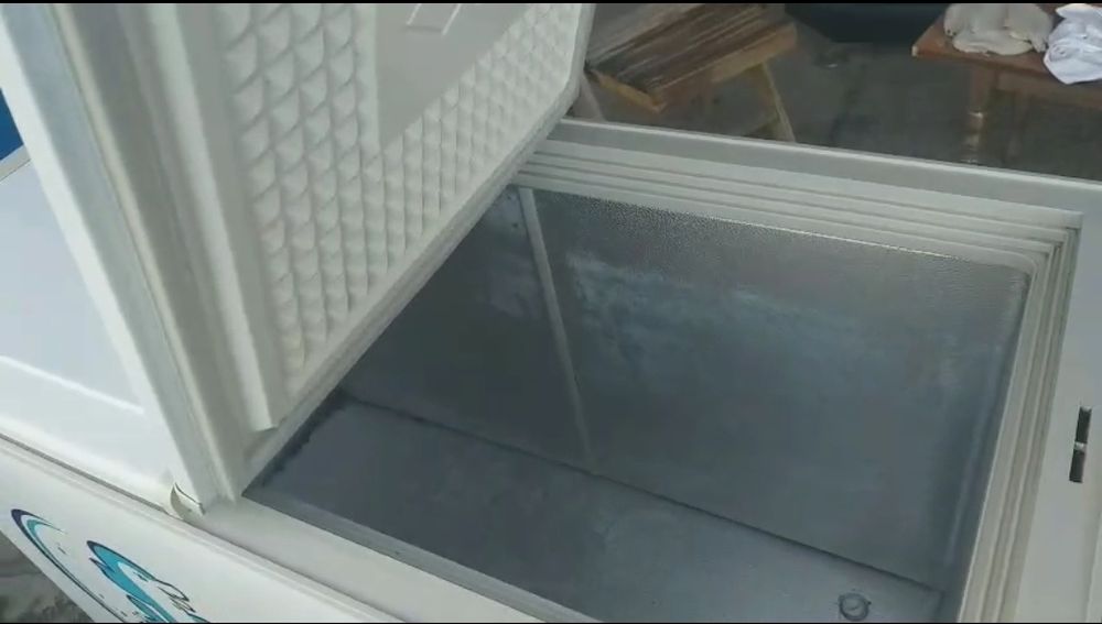 Продам морозильную камеру