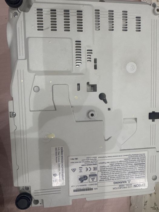 Epson видеопроектор, енгиде турипти хеч канака муаммоси йук