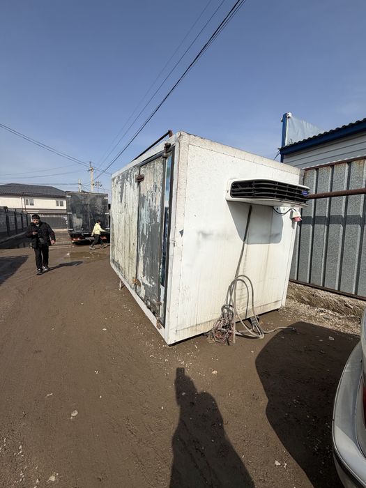 Термобудка  рефрежратор б/у