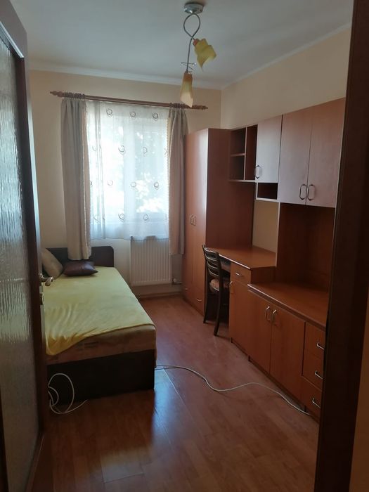 Inchiriez apartament 3 camere Decebal