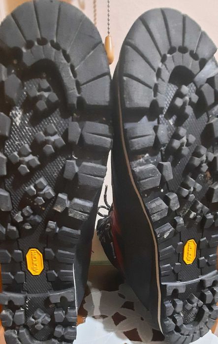 Bocanci Mammut-Raichle, drumeție, impermeabili, 38, talpa vibram