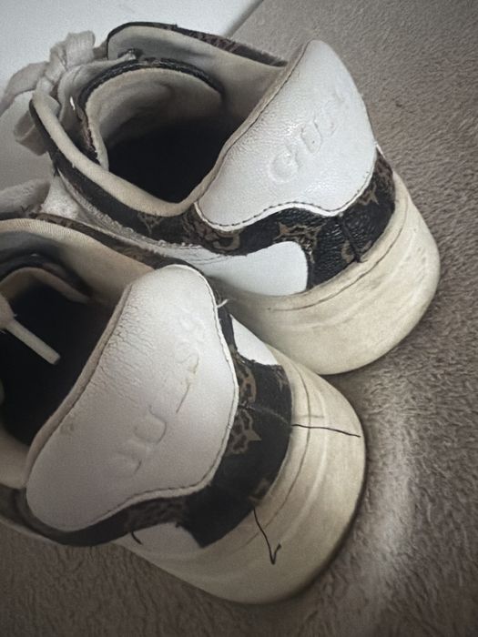 Vand adidasi guess