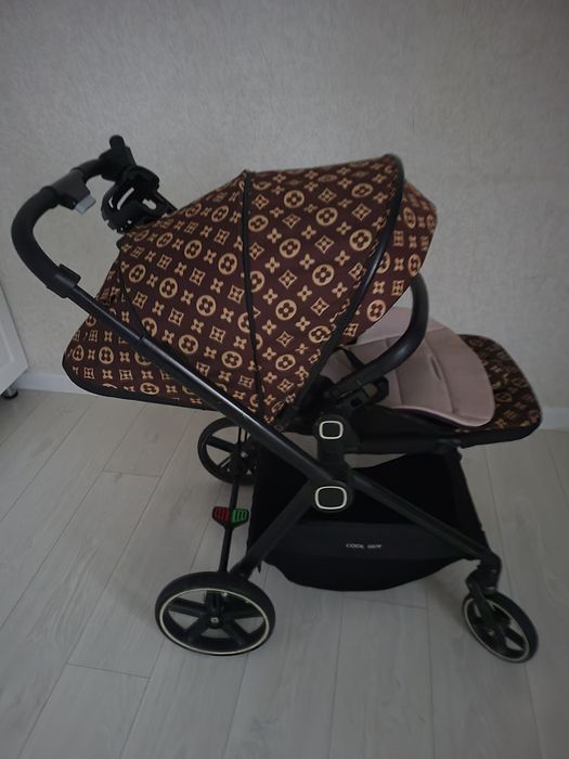 Коляска в отличном состоянии