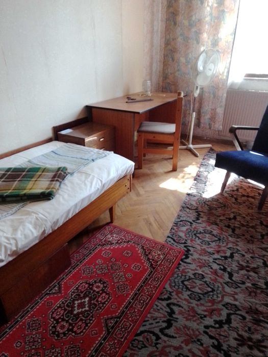 Дава се под наем Тристаен апартамент в Плевен, Дружба 1 - 100 кв.м за 255 € - Снимка #1