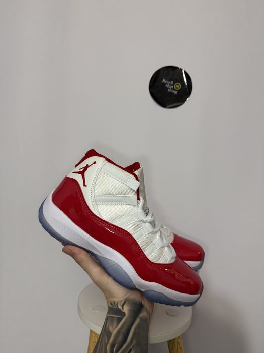 Adidasi Jordan 11 Red Cherry 40 Premium